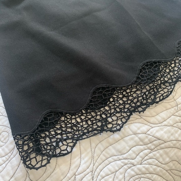 Black skirt - Picture 3 of 3